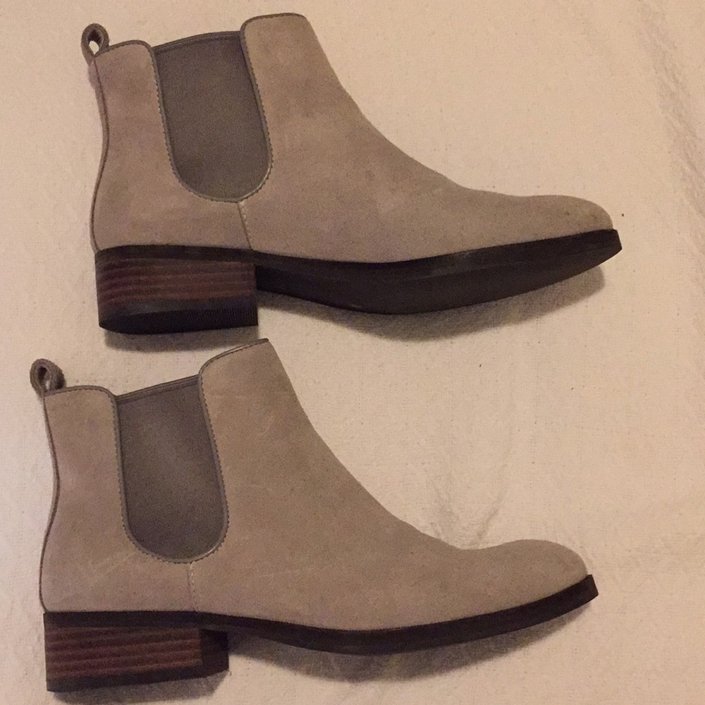 Cole Haan bootie 7.5 grey - like new